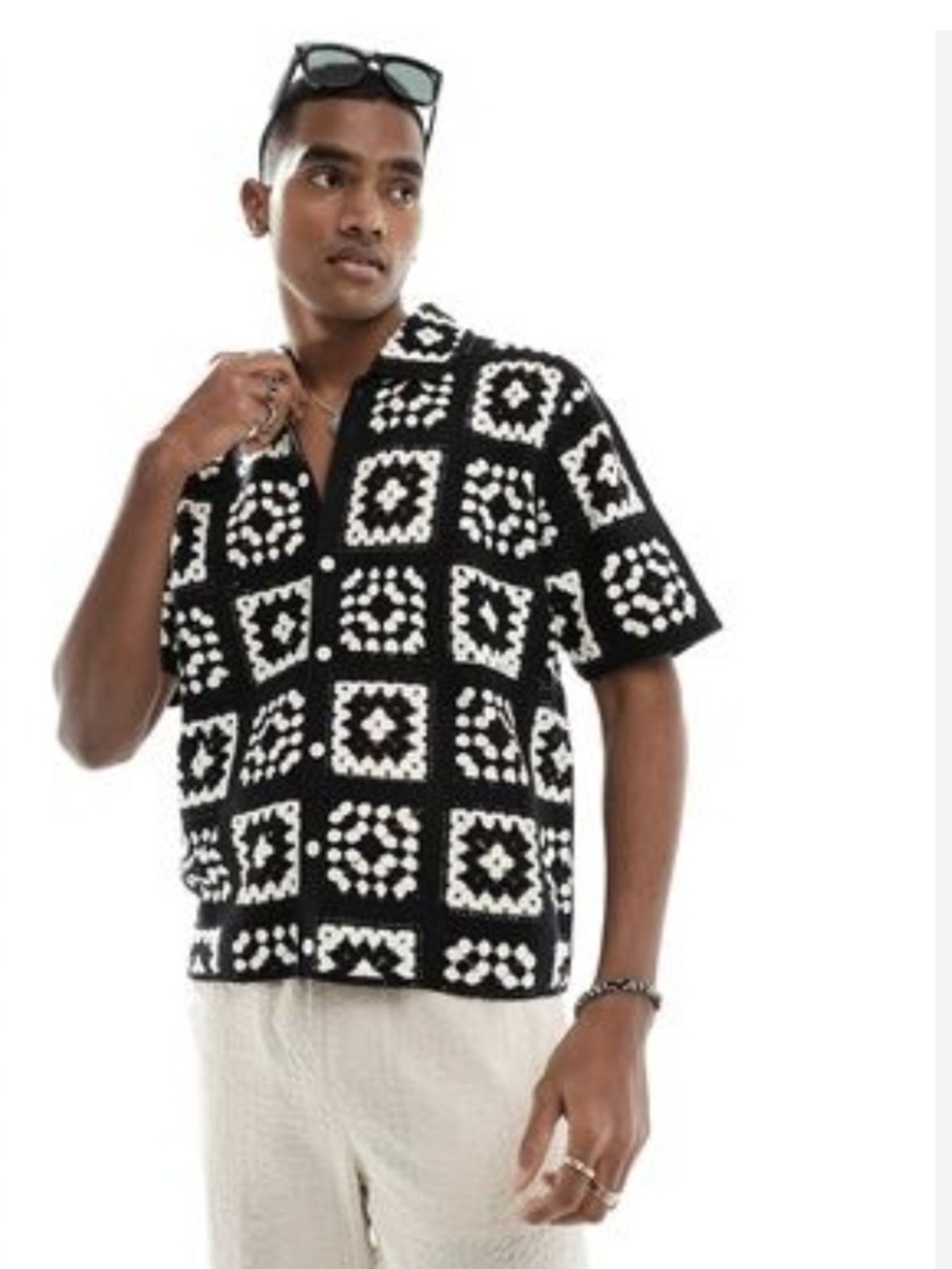Abercrombie & Fitch Black and White Geometric Short-Sleeve Button-Down Shirt